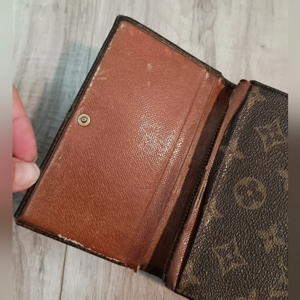 Louis Vuitton Monnaie Monogram wallet